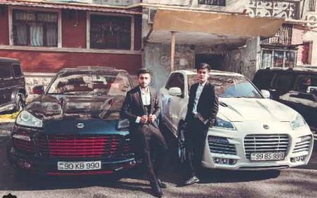 Oğlu Bakıda 
