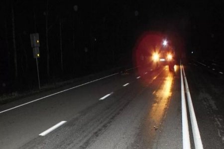 Sabirabadda yolun kənarı ilə gedən piyadanı avtomobil vurub