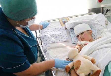 Qaraçuxurda 3 yaşlı uşaq bıçaqlandı