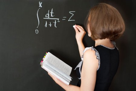 Azərbaycanda müəllim dərs vaxtı ölüb