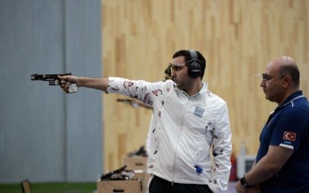 Ruslanın ailəsi İslam Oyunlarından milyona yaxın pul qazandı