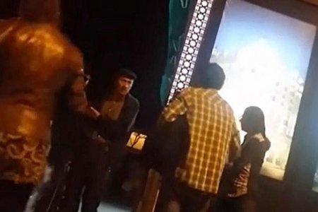 Bakıda qadın ərini küçədə döydü