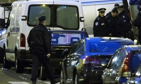 Parisin mərkəzində baltalı və tapançalı hücum
