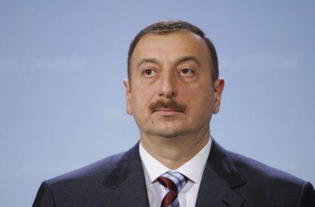 İlham Əliyev Britaniya kraliçasına məktub göndərib