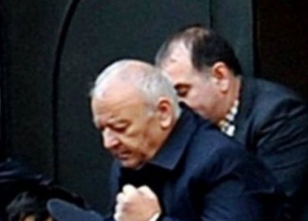 “...otağa girəndə şalvarına batırdı, icazə alıb, gedib tualetdə təmizlədi” - Çovdarovdan ilginc ifadə