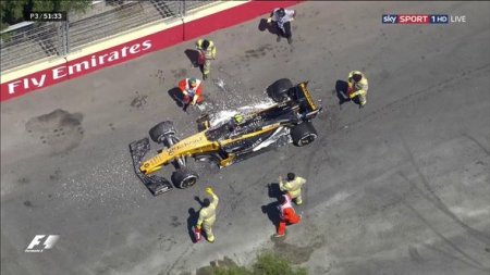 Bakıda “Formula 1” bolidi yandı
