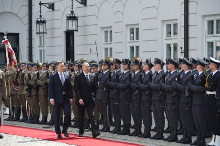 İlham Əliyev Polşada rəsmi səfərdədir
