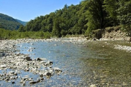 Qızmar hava çaylarda suyun azalmasına səbəb olacaq