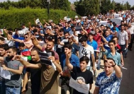 Bakıda Zəhraya görə yürüş keçirildi