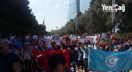 Bakıda Zəhraya görə yürüş keçirildi