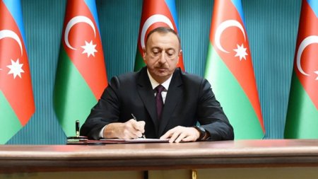 Prezident generalı - xuliqan oğul atasını işdən çıxardı