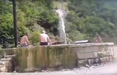 Ermənilərin gözəl Şuşada istirahət kefi...