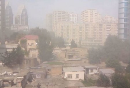 Bakını bürüyən toz-dumanla bağlı RƏSMİ AÇIQLAMA