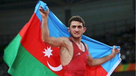 26 yaşlı üçqat dünya çempionu: Hacı həm də xanəndə imiş...