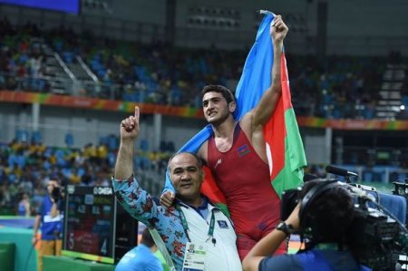 26 yaşlı üçqat dünya çempionu: Hacı həm də xanəndə imiş...