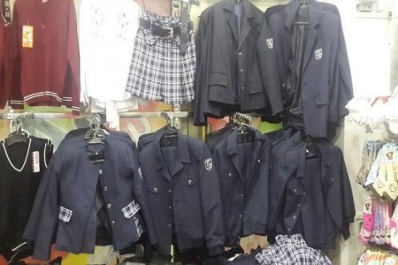 Valideynlərin nəzərinə! Sağlamlıq üçün təhlükəli məktəbli formaları satılır