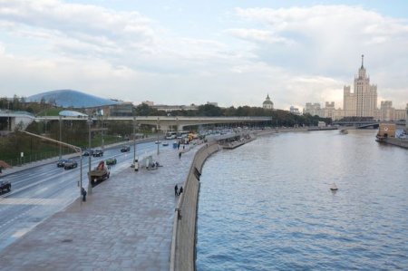 “Uçan körpü” piyada estakadası