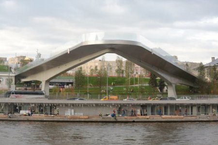 Putin Azərbaycan şirkətinin tikdiyi unikal qurğunun açılışında