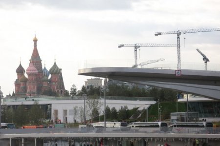 Putin Azərbaycan şirkətinin tikdiyi unikal qurğunun açılışında