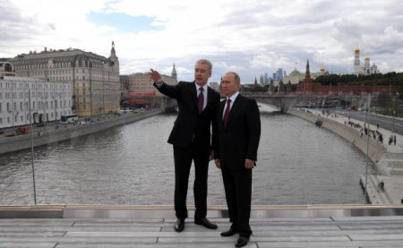 Putin Azərbaycan şirkətinin tikdiyi unikal qurğunun açılışında