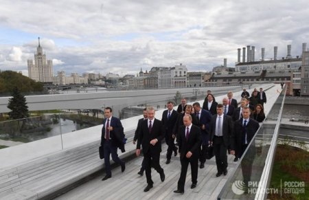 Putin Azərbaycan şirkətinin tikdiyi unikal qurğunun açılışında