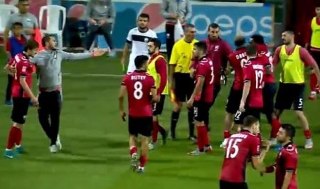 "Qəbələ"nin futbolçuları arasında yumruq davası