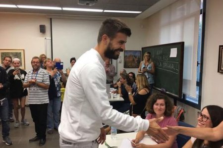 Pike Kataloniya referendumuna səs verdi
