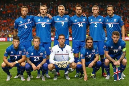 İslandiyada tarix yazan futbolçular hansı klublarda oynayır?