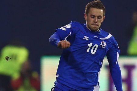 İslandiyada tarix yazan futbolçular hansı klublarda oynayır?