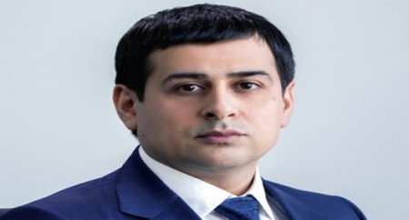 Bakıya çemodanlarla pul daşıyan Emin Axundovun işini yoxlamağa başladılar