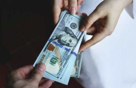 Azərbaycan Mərkəzi Bankı dolların məzənnəsi barədə