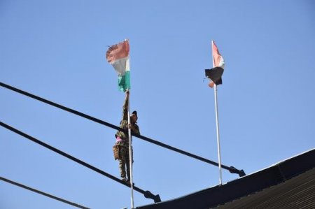 Bərzaninin qoşunu Kərkükdən qaçır, müxbir ağlayır