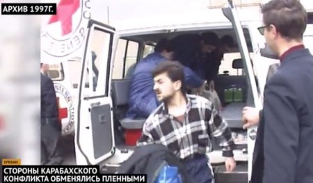 Beynəlxalq Qırmızı Xaç azərbaycanlı hərbi əsirləri İrəvandan Bakıya gətirir