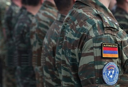 Ermənistan ordusunda əsgərlər bir-birlərini güllələdilər