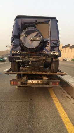 Bakıda ekstrasens "Gelandewagen"lə qəzaya düşdü
