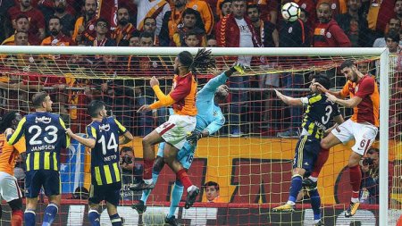 “Qalatasaray” - “Fənərbaxça” matçında qalib müəyyənləşmədi