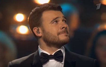 Emin Ağalarov ağladı