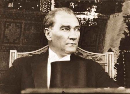 Türkiyədə hamı o qadından danışır