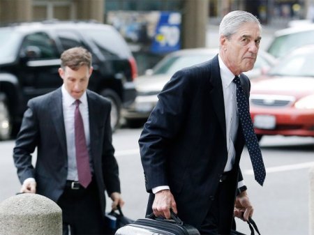 Xüsusi prokuror düyməyə basdı: Trampın yaxın adamı Pol Manafort təslim oldu