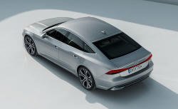 Audi yeni A7 Sportback təqdim edib Audi yeni A7 Sportback təqdim edib