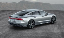 Audi yeni A7 Sportback təqdim edib Audi yeni A7 Sportback təqdim edib