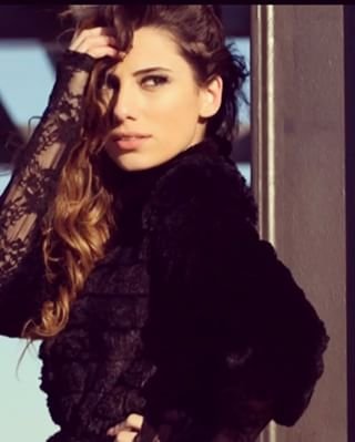 Pərvanə anasına kömək istədi