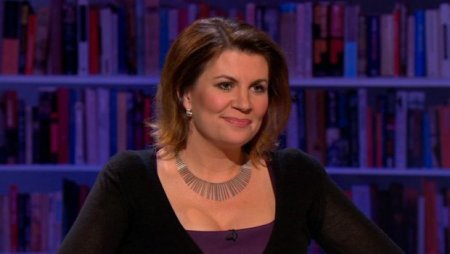 Müdafiə naziri istefa verdi: 15 il əvvəl əlini radioaparıcının dizinə qoyduğuna görə...