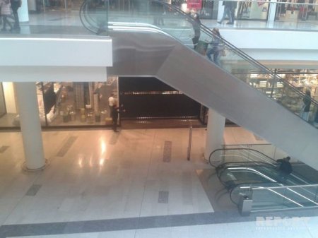 “Gənclik Mall”ı su basdı