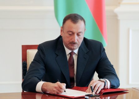 Azərbaycan Dövlət İqtisad Universitetinin özünüidarə statusu ləğv edilib