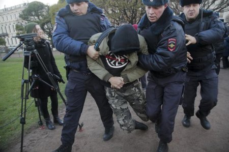 Moskva qarışdı: 380 nəfər həbs olundu 