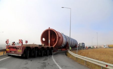 Azərbaycana gətirilən bu yük yolda ilişdi