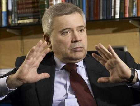 Vahid Ələkbərov Mübariz Mənsimovun “ölüm ayağında” olduğunu açıqladı