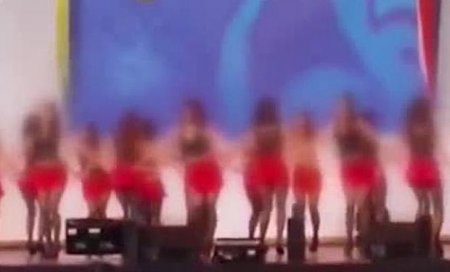 Tibb bacılarını məmurların qarşısında soyunmağa məcbur etdilər