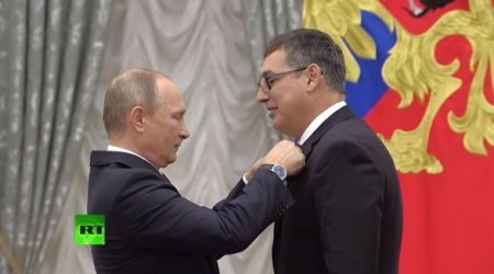 Putin İlqar Məmmədovu təltif etdi